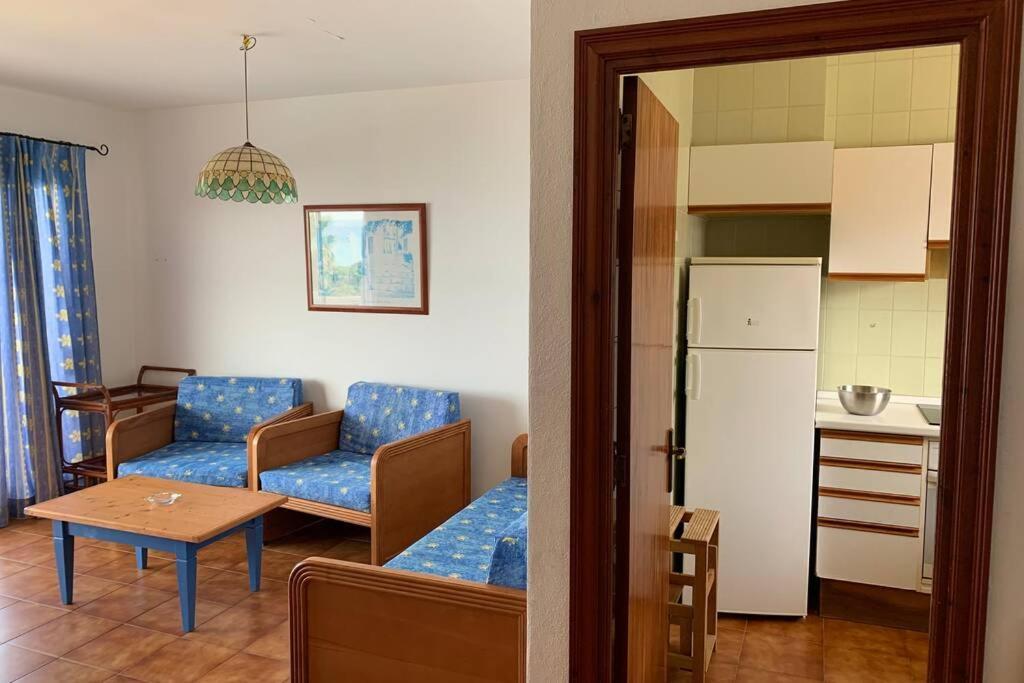 Apartamento En Playa Santo Tomas 1-5 Es Migjorn Gran Exterior photo